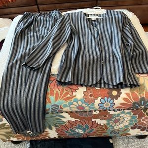 COPY - DBY Ladies pin striped 2 piece suit size 5
